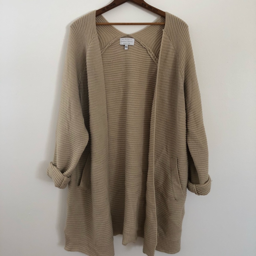 KENDALL & KYLIE CREAM OVER SIZED CARDIGAN!